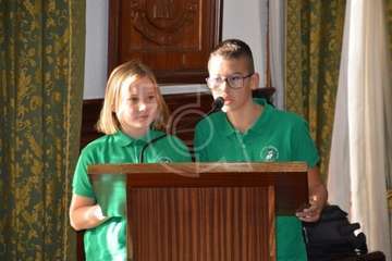 Luna y Dahelire claman por la paz en el mundo desde el Pleno de Telde (Foto TA)